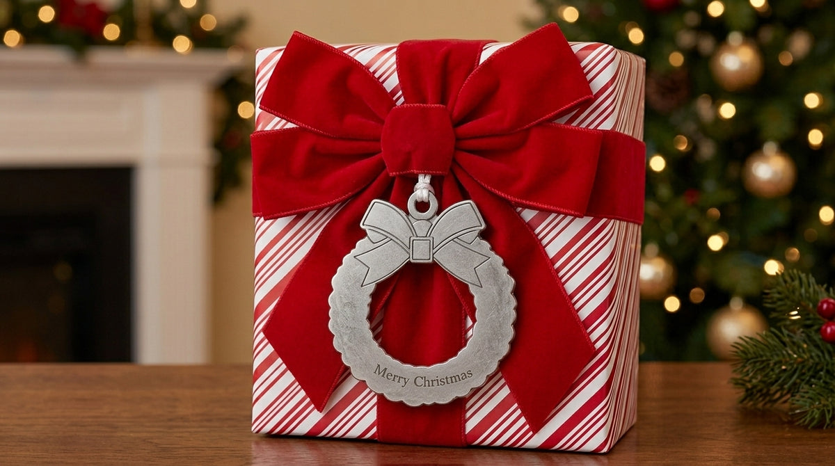 Wreath Ornament w/White Tassel