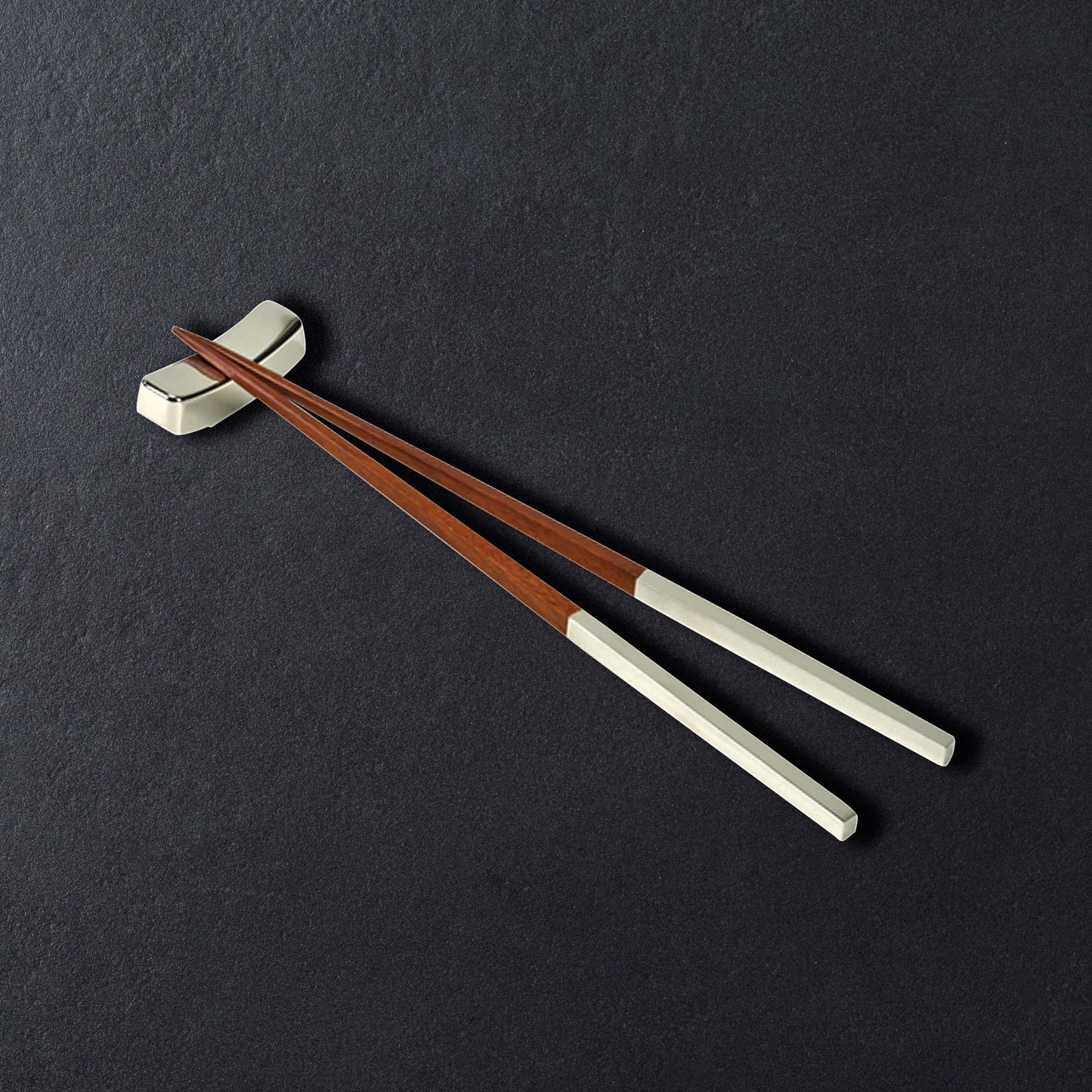 Pr 9" Chopsticks W/rect Rest Np