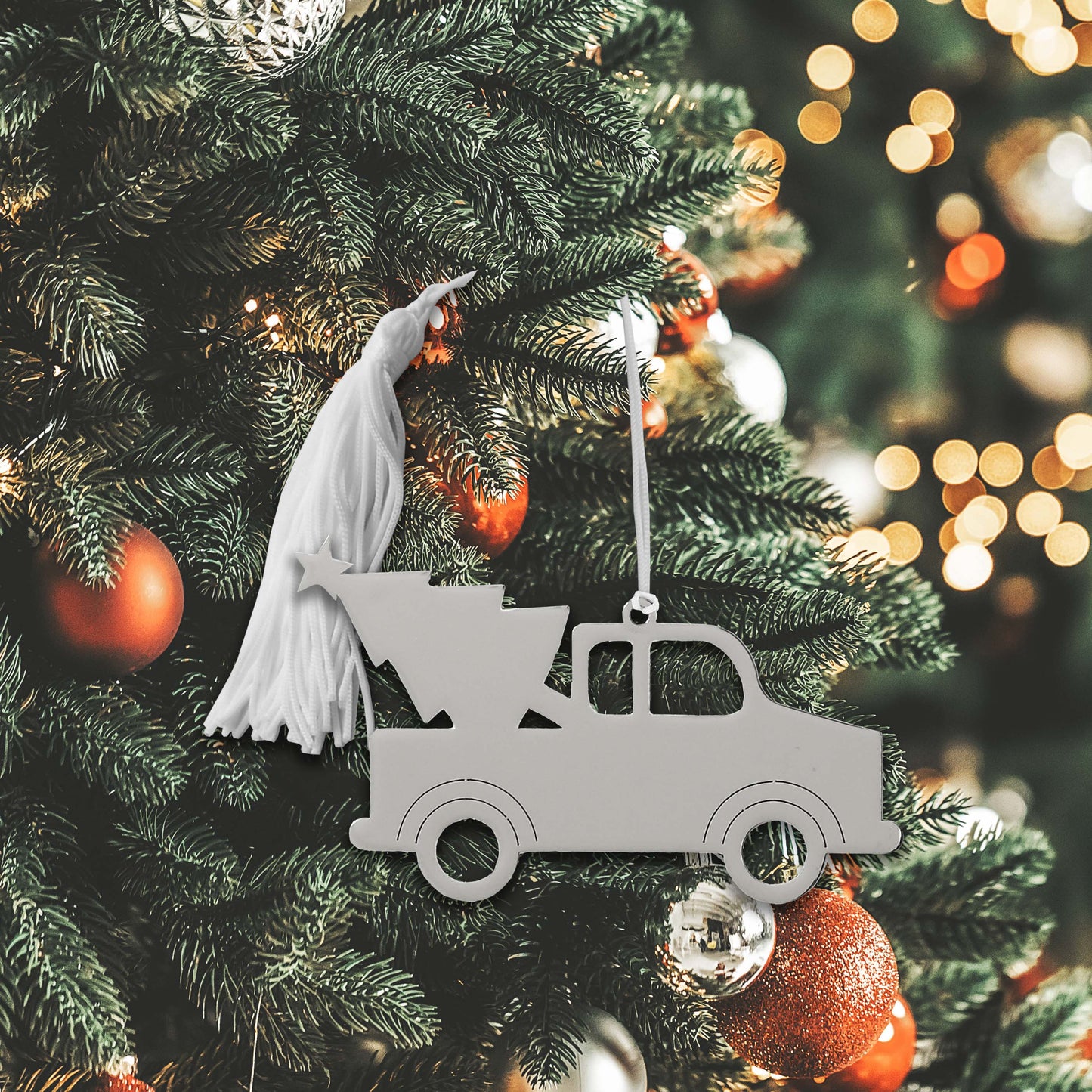 Truck w/Tree Ornament w/White Tassel